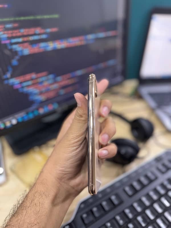 Iphone XS 256GB Pta Approved 5