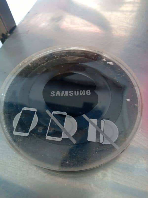 SAMSUNG WIRELESS CHARGER UNUSED 3