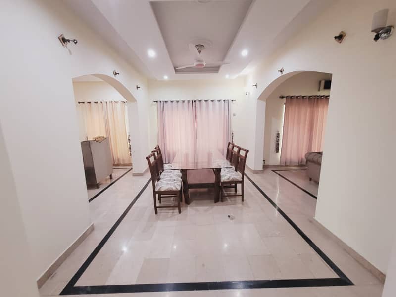 Corner 9 bedroom Kanal house available for rent phase 7 bahria town Rawalpindi 28