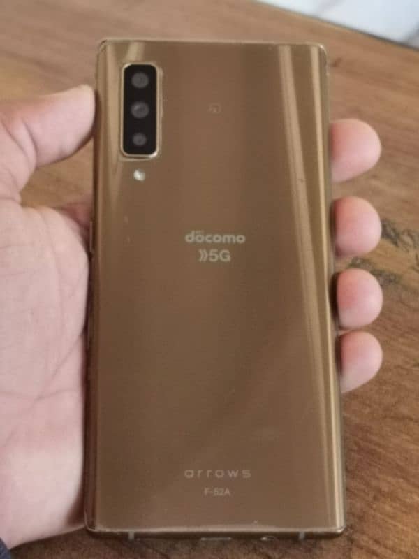 docomo f52a 5g 1