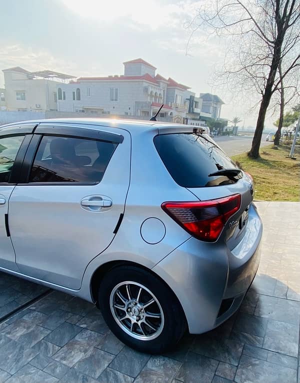 Toyota Vitz 2019 Model Just Like New. 9