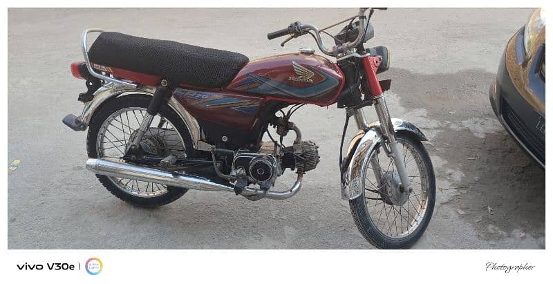 Honda CD70 0