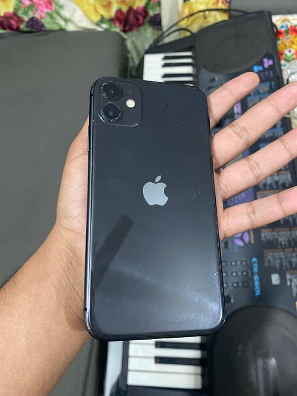 iphone 11  64 gb non PTA 4