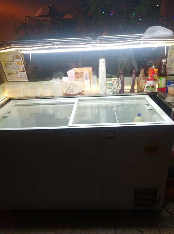 ice cream display deep freezer with counter 2