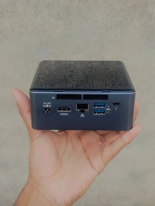 INTEL NUC CPU core 15 7th generation 1