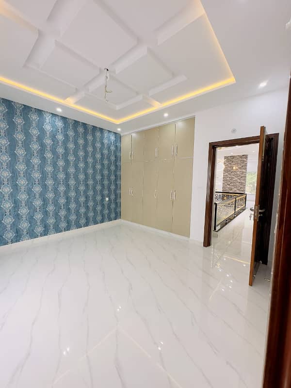 House Of 10 Marla Is Available For Sale In Wapda City 29