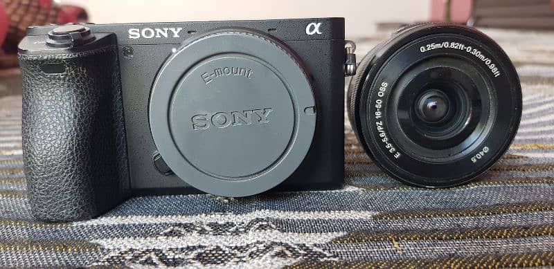 Sony @6500 With 0.25m/0.30m Kit Lens and Charger 1