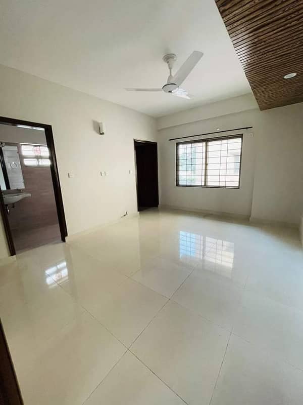 3Bed apartment available for Rent in Askari 11 sec-B Lahore 22