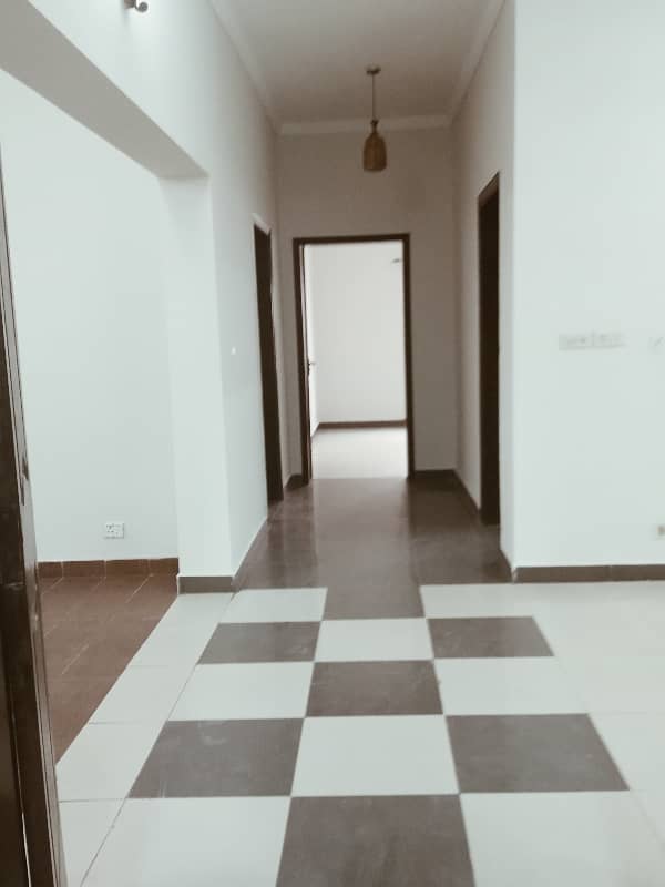 House available for sale in Askari 11 sec-B Lahore 12