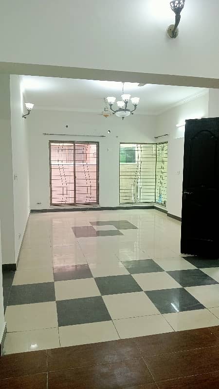 House available for sale in Askari 11 sec-B Lahore 16