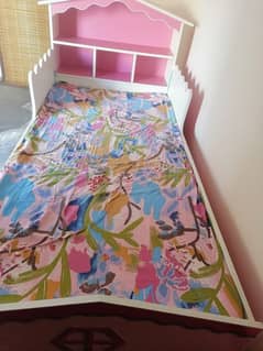 Barbie bed with 2 mattresses