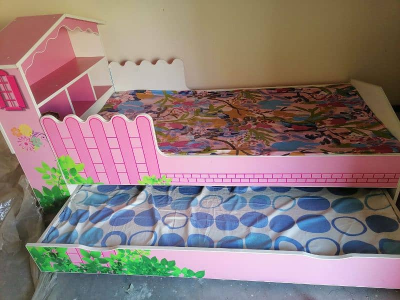 Barbie bed with 2 mattresses 1