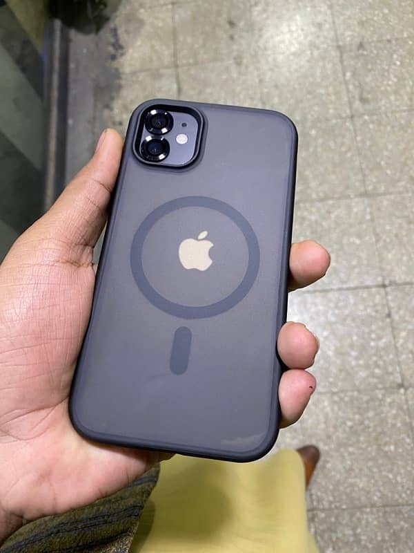 IPhone 11 Factory unlock with box 2