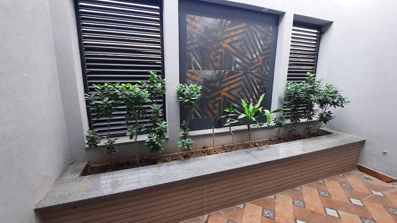 1 KANAL NEW Modern Design For Sale In Phase 3 (CHEAP PRICE) CALL FOR PRICE 30