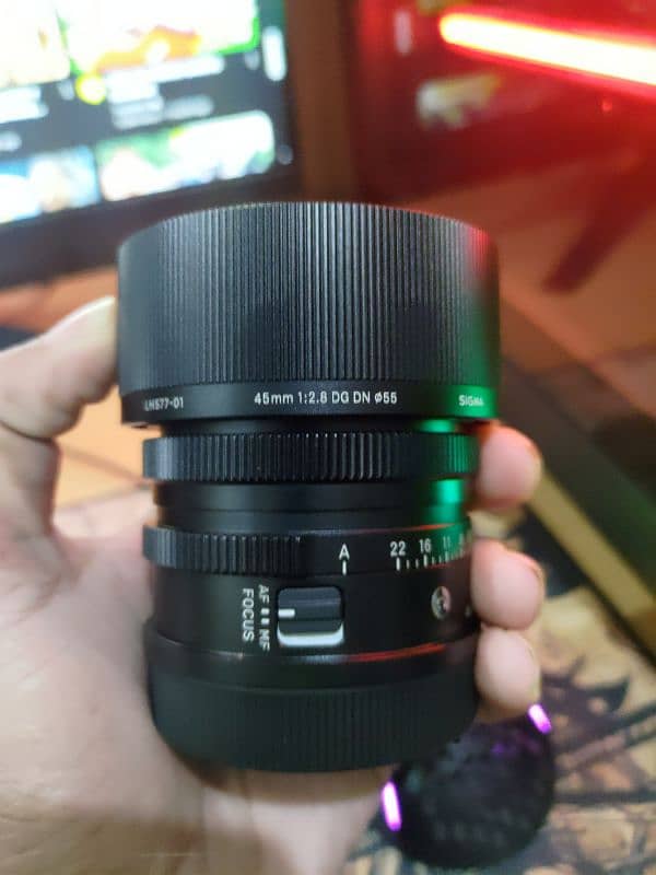 sigma 45mm f2.8 L Mount lens 1