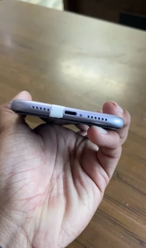 iphone 11 PTA APPROVED 256GB 2