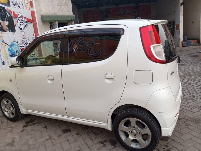 Nissan MOCO 2013 Family used 4