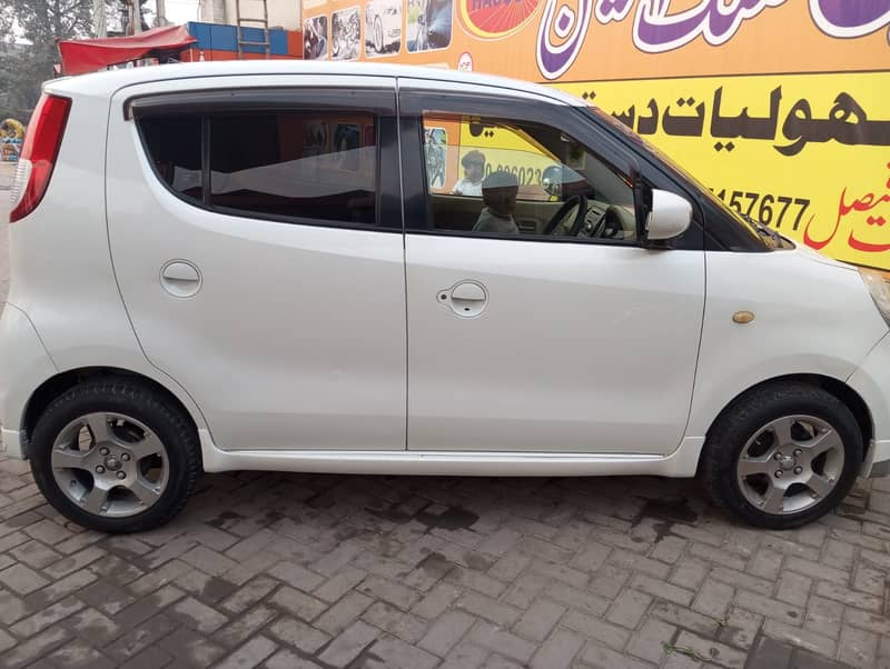 Nissan MOCO 2013 Family used 7