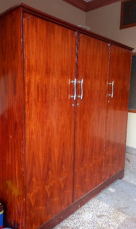 Wardrobe (Almari) for SALE! 1