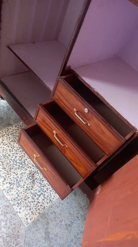 Wardrobe (Almari) for SALE! 3