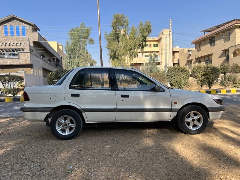 Mitsubishi Lancer 1990 2