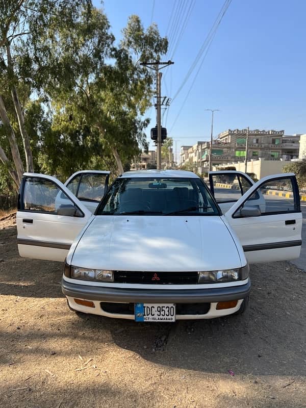 Mitsubishi Lancer 1990 5