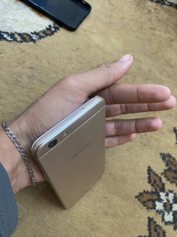 oppo F1s 1