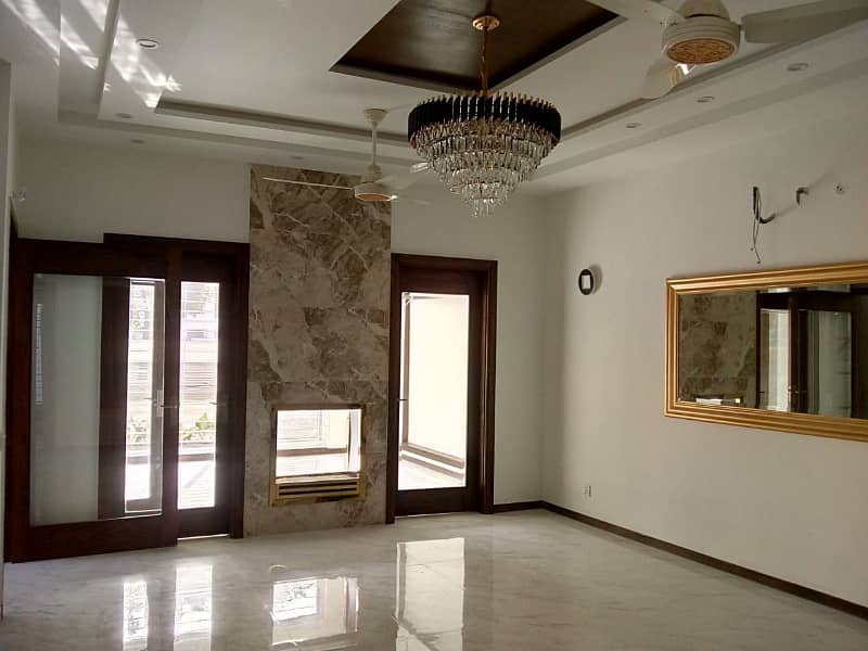 10 Marla House For Rent In Sector B Bahria Town Lahore 5