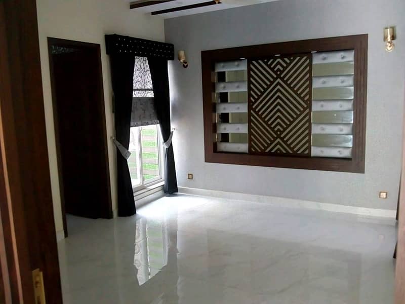 10 Marla House For Rent In Sector B Bahria Town Lahore 16