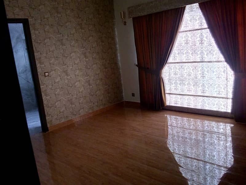 10 Marla House For Rent In Sector B Bahria Town Lahore 17