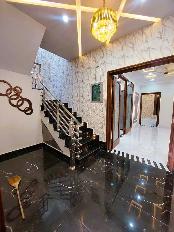 10 Marla House For Sale In Hussain Block Bahria Town Lahore 2