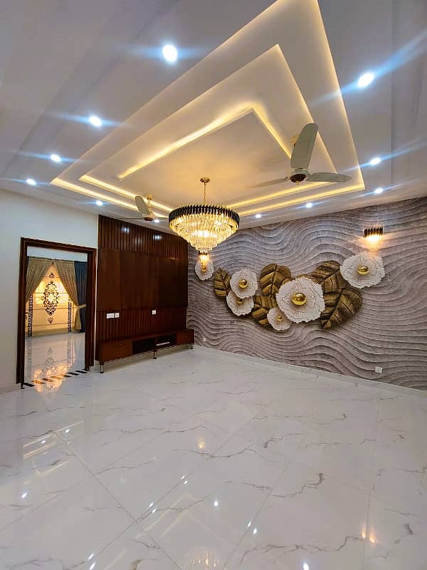 10 Marla House For Sale In Hussain Block Bahria Town Lahore 17