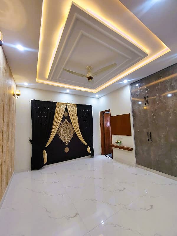 10 Marla House For Sale In Hussain Block Bahria Town Lahore 23