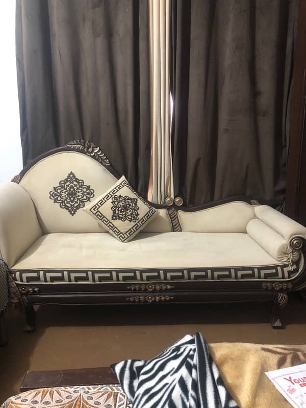 Dewan Sofa for sale 0