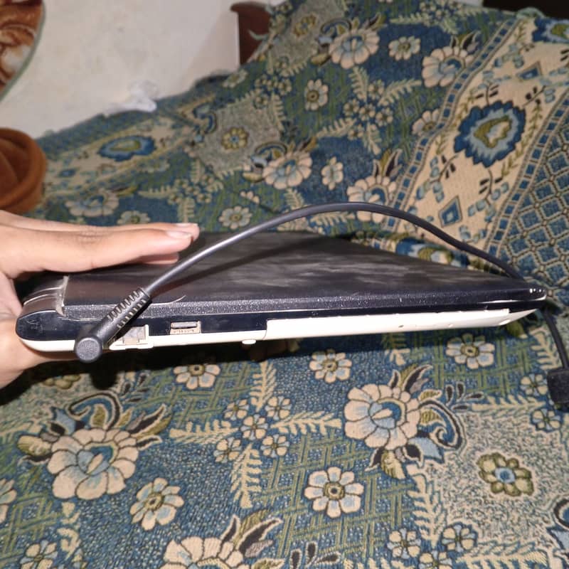 Home used laptop for sale plz serious buyer contact 0