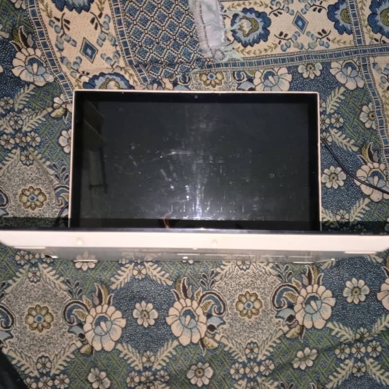 Home used laptop for sale plz serious buyer contact 4