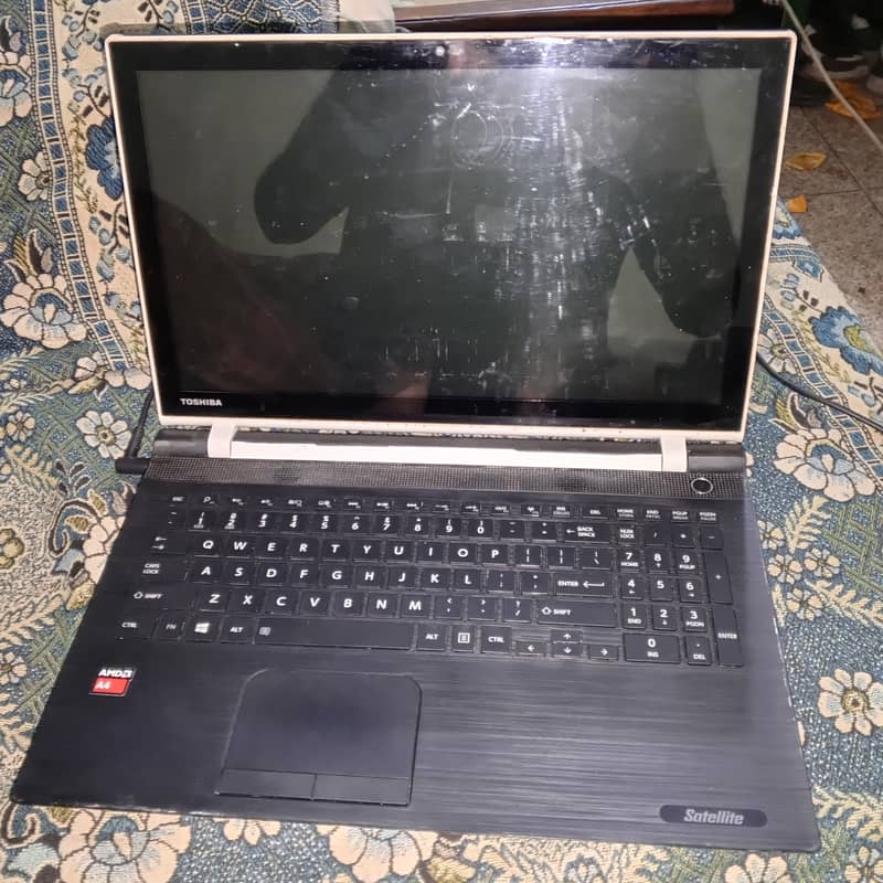 Home used laptop for sale plz serious buyer contact 5