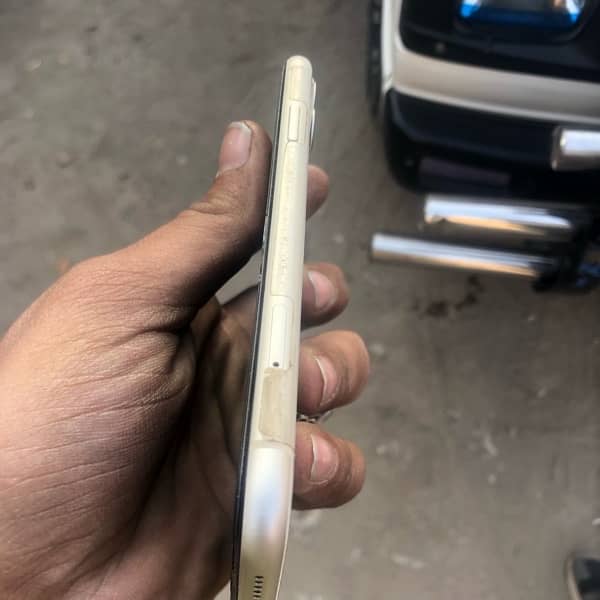 iPhone 11 128 gb pta approved all ok waterpack 1