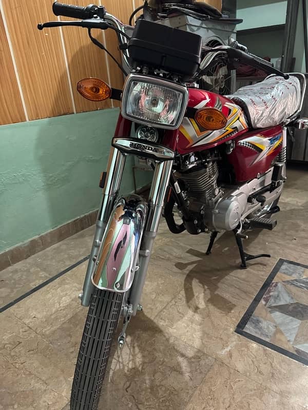 Honda CG125 red 2025 model 2