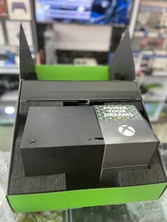 Xbox Series X 1TB complete box