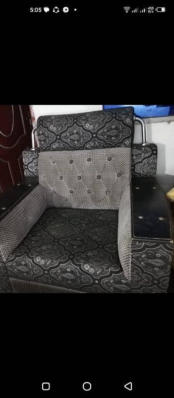 sofa set 6 setar 4 sell  jhga na hony ki waja sy sell kar rahy han 2