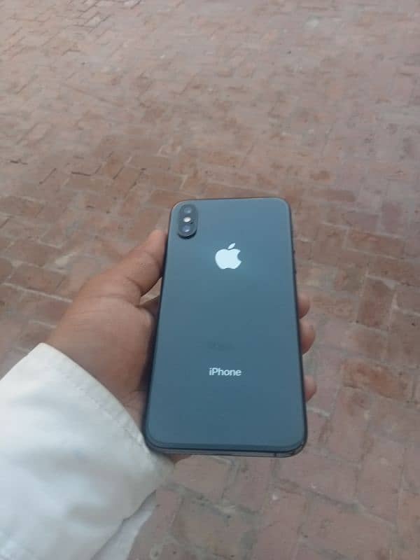 iphone xs 10/10 condition 0