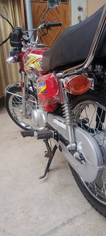 hondA 125 3