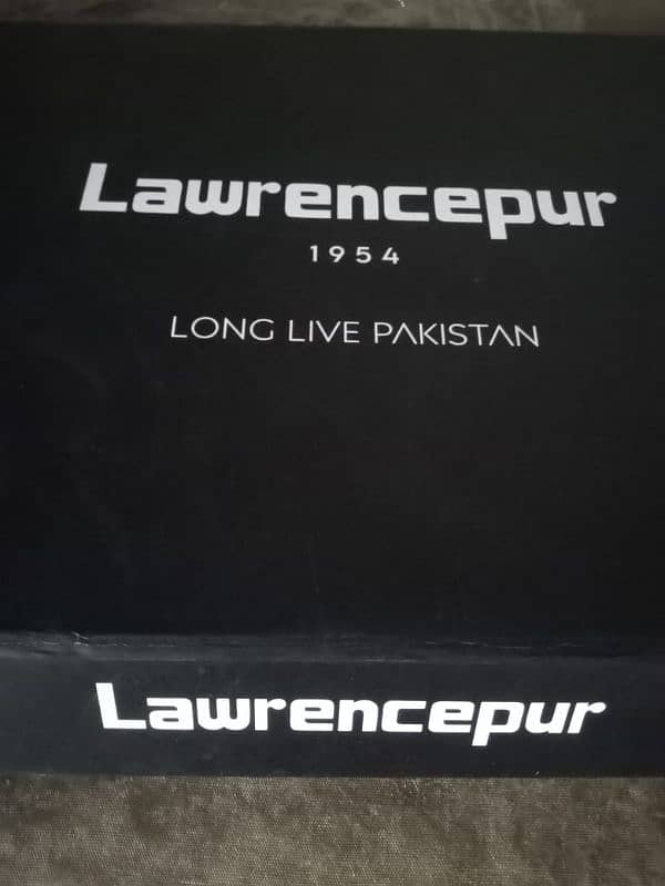 Lawrencepur Suiting Fabric. Plain Black Super 100s Bellini Suiting. 0