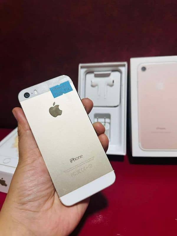 iphone 5s PTA approved 64gb my wtsp/0341-68-86-453 0