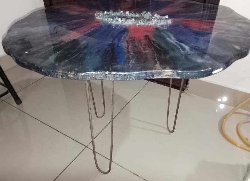 Epoxyresin coffee Table ,24 inches diameter 3