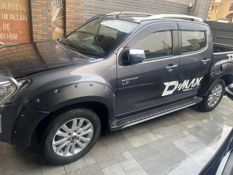 Isuzu D-Max V-Cross 2021 3