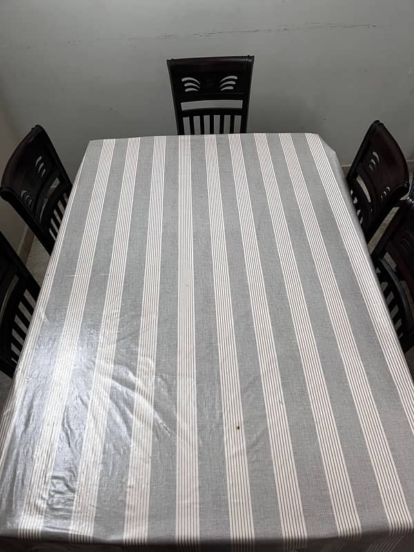 dining table| top glass dinner   | 6 seater dinning table| urgent sale 1