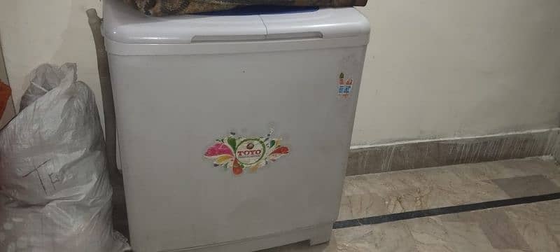 Toyo Twin Tub washing machine 1