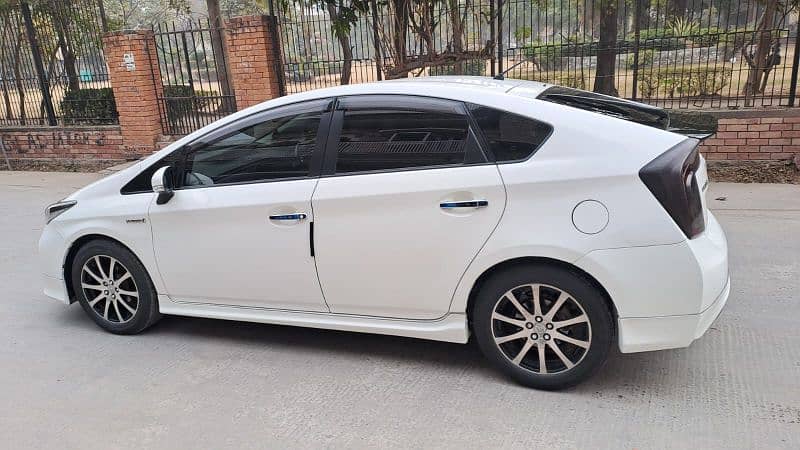 Toyota Prius 2012 G selection Touring full option 5